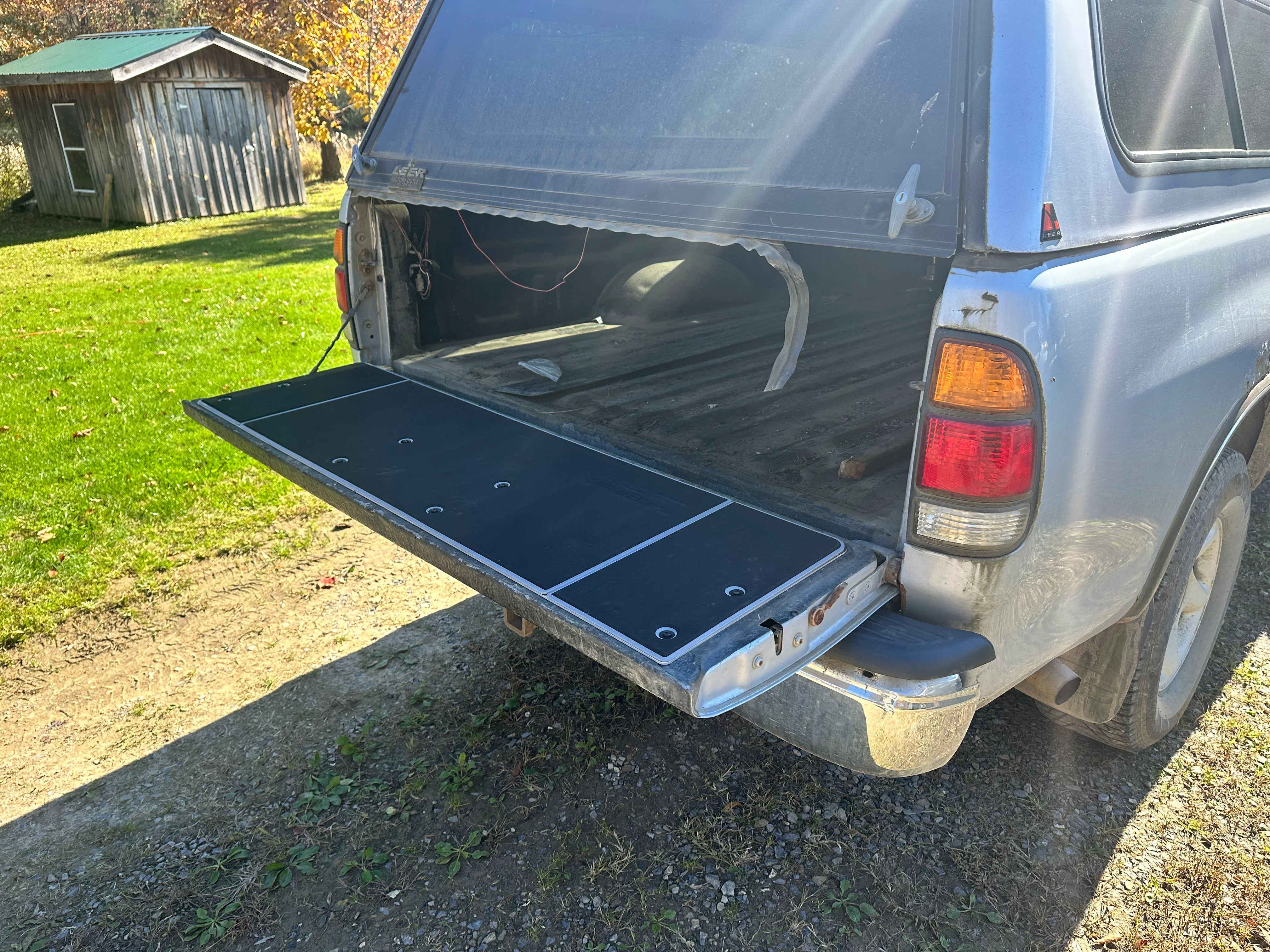 1st Gen Tundra Tailgate Cover (2000-2006) - Image 3