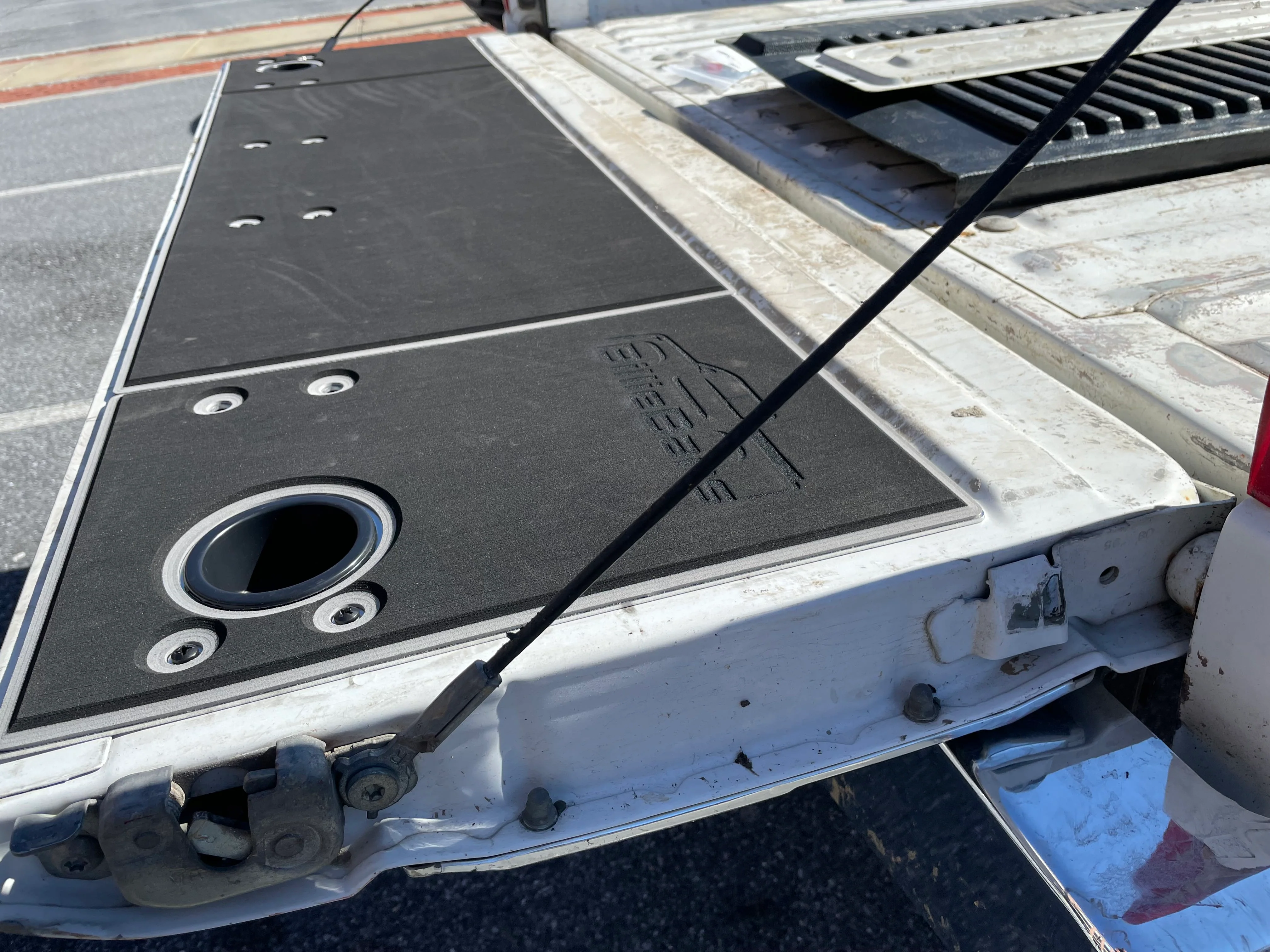 F250 F350 Tailgate Cover (1987-1996) - Image 4