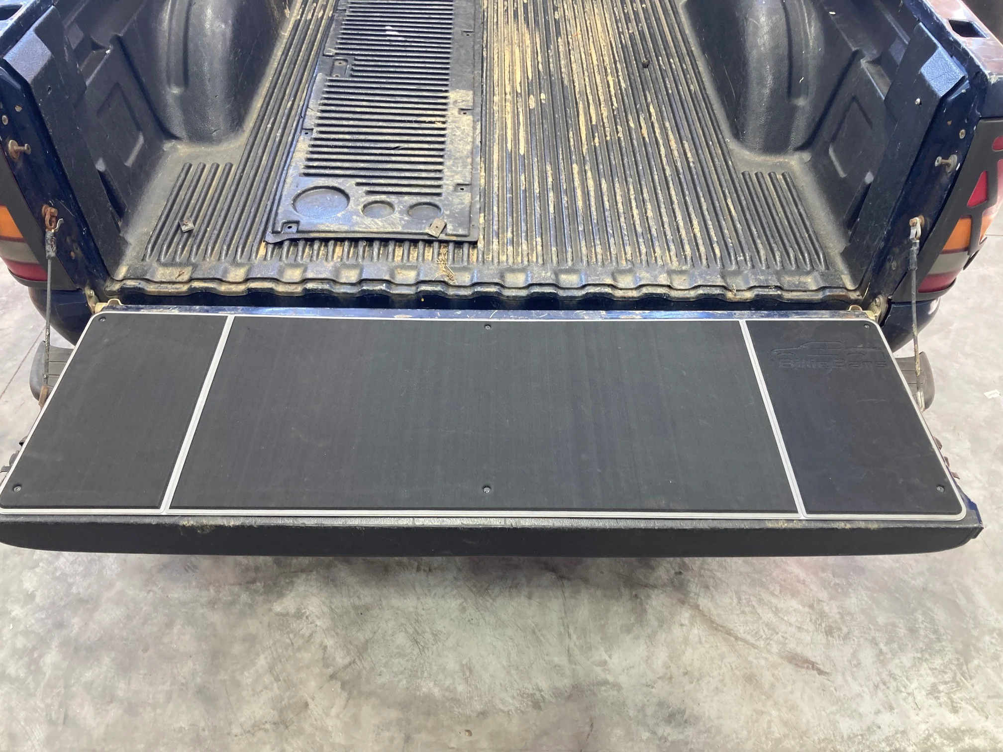 BillieBars -Silverado/Sierra 1500, 2500, 3500 Tailgate Cover (1988-2006) - Image 3