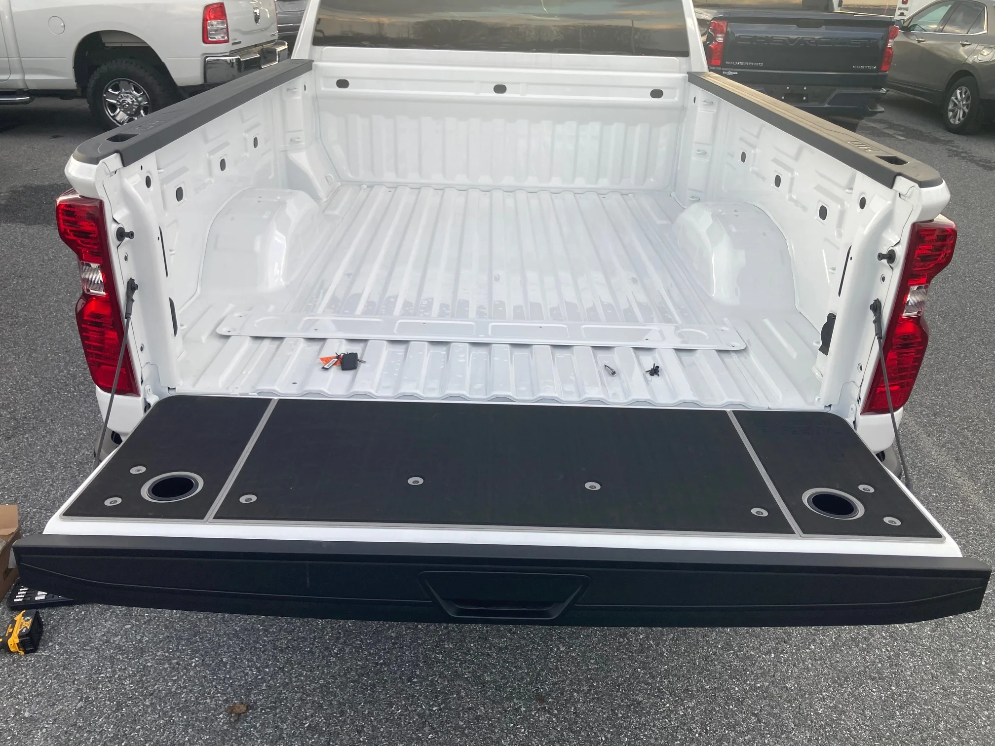 Silverado/Sierra 2500, 3500 Tailgate Cover (2019+) - Image 3