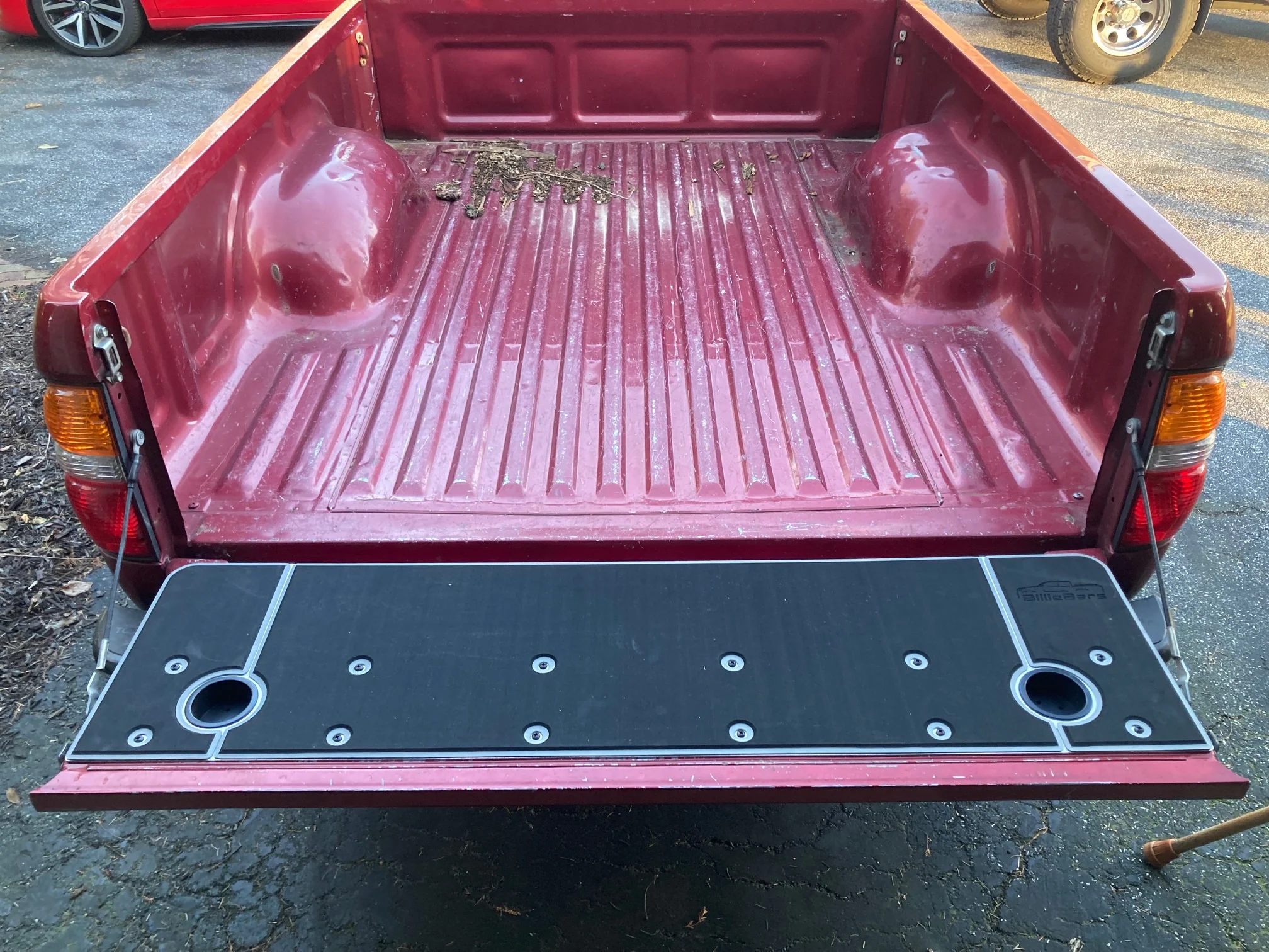 1ST GEN Tacoma Tailgate Cover (1995-2004) - Image 3