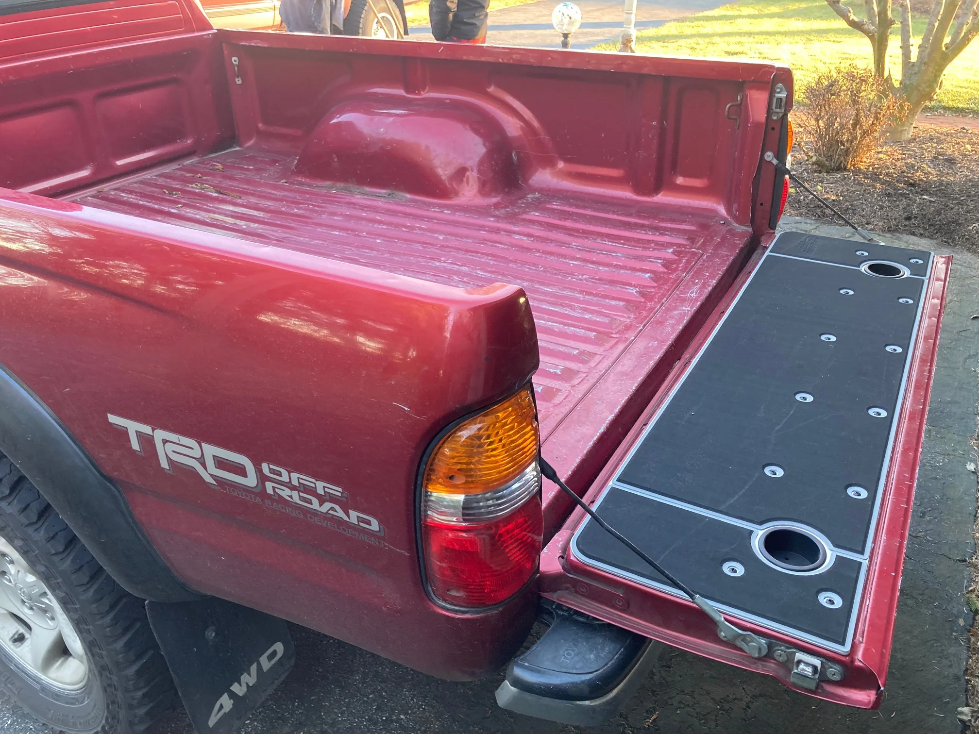 1ST GEN Tacoma Tailgate Cover (1995-2004) - Image 7