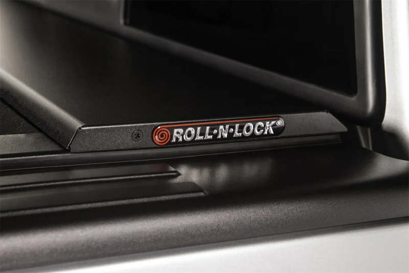 Roll-N-Lock 15-18 Chevy Silverado/Sierra 2500/3500 SB 77-3/8in M-Series Retractable Tonneau Cover - Image 15