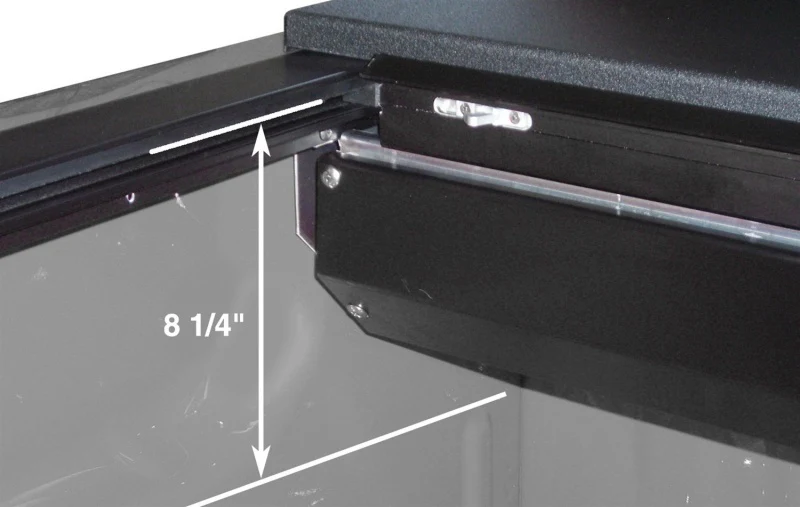 Roll-N-Lock 15-18 Chevy Silverado/Sierra 2500/3500 SB 77-3/8in M-Series Retractable Tonneau Cover - Image 6