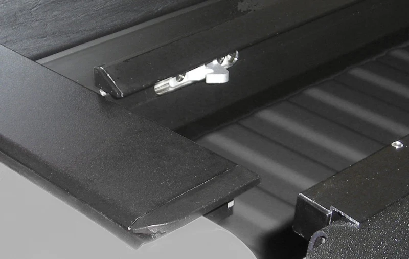 Roll-N-Lock 15-18 Chevy Silverado/Sierra 2500/3500 SB 77-3/8in M-Series Retractable Tonneau Cover - Image 9