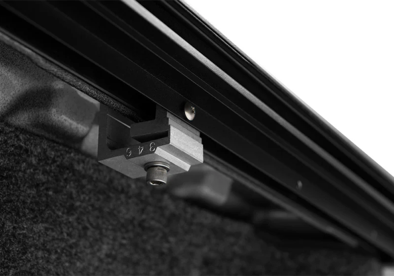Roll-N-Lock 15-19 Chevrolet Colorado/GMC Canyon 71-1/2in A-Series Retractable Tonneau Cover - Image 26