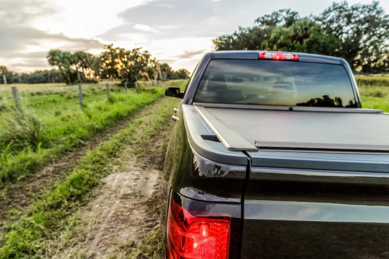 Roll-N-Lock 16-18 Toyota Tacoma Double Cab SB 60-1/2in A-Series Retractable Tonneau Cover - Image 3