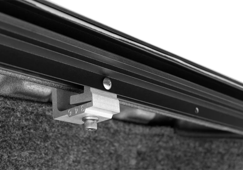 Roll-N-Lock 2019 Chevrolet Silverado 1500 60.5in Bed M-Series Retractable Tonneau Cover - Image 17
