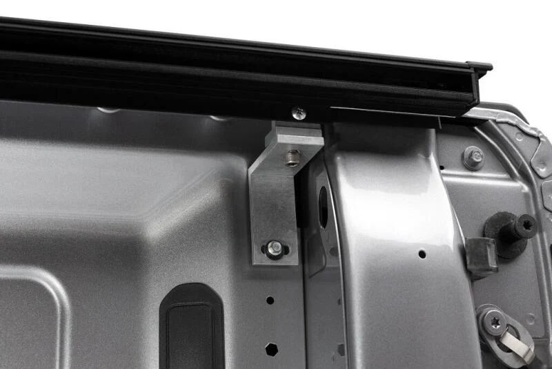 Roll-N-Lock 2019 RAM 1500 65-1/2in M-Series Retractable Tonneau Cover - Image 11