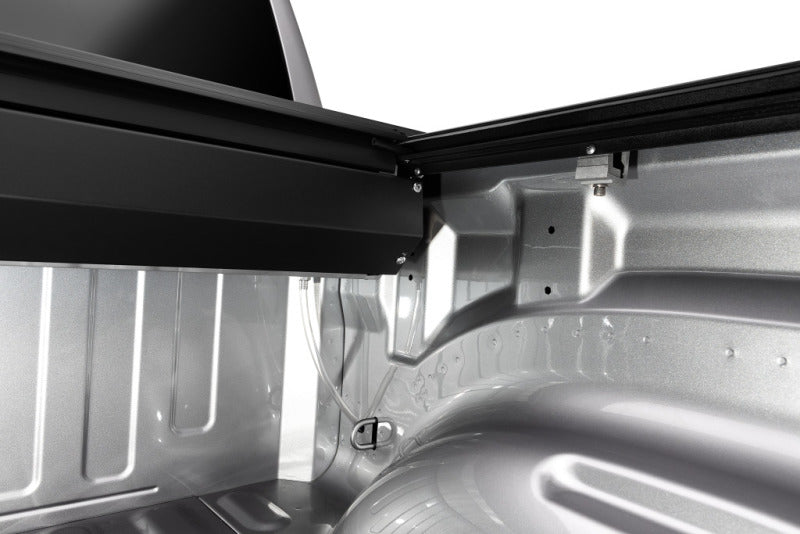 Roll-N-Lock 2019 RAM 1500 65-1/2in M-Series Retractable Tonneau Cover - Image 4