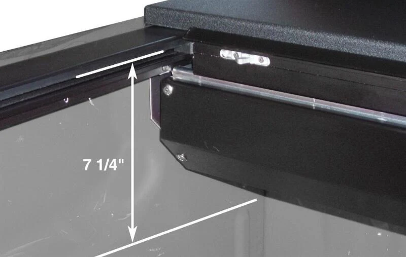 Roll-N-Lock 99-07 Ford F-250/F-350 Super Duty SB 80-3/4in M-Series Retractable Tonneau Cover - Image 9